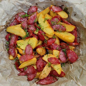 КАРТОПЛЯ ПО СЕЛЯНСЬКИ З МИСЛИВСЬКИМИ КОВБАСКАМИ (250 грам) карт. по сел. з ковбасками фото